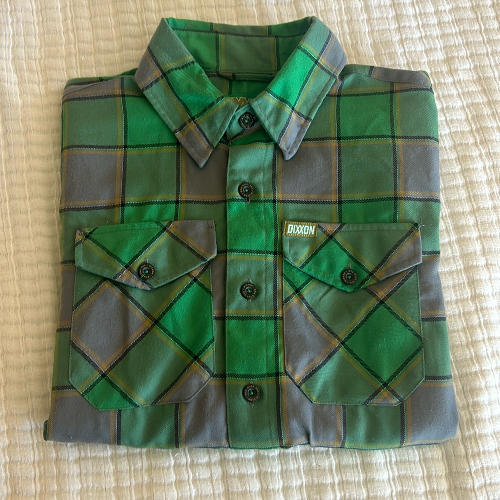 Men’s XS “The Auld Pub” Dixxon Flannel